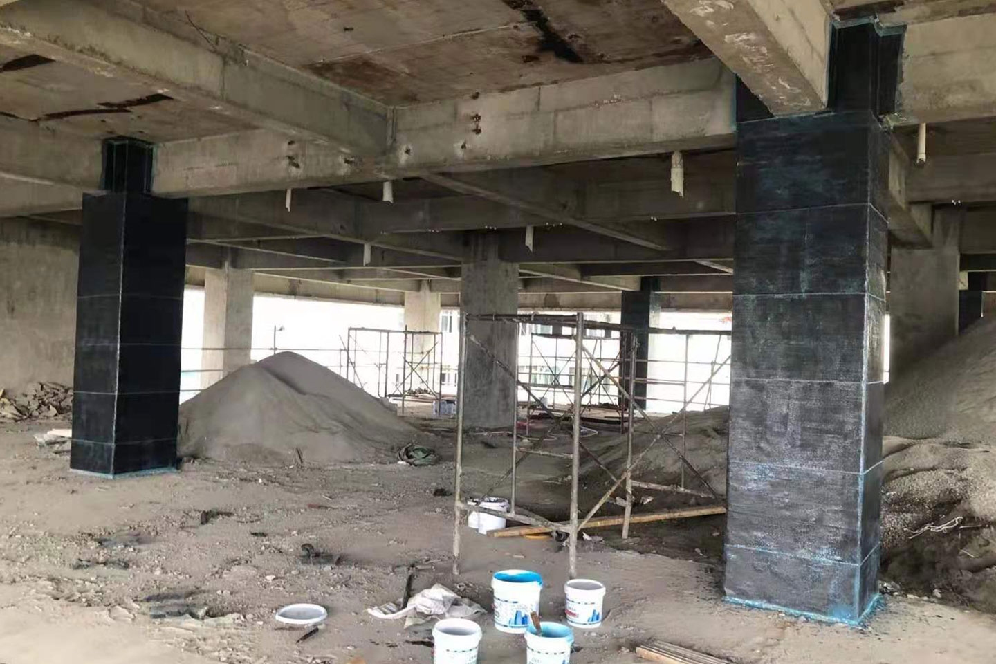 粘鋼加固在高層建筑中的應用，粘鋼加固技術，高層建筑加固的得力之選 行業(yè)新聞 第2張