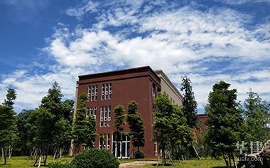 如何驗(yàn)證開發(fā)商資質(zhì)，驗(yàn)證開發(fā)商資質(zhì)的實(shí)用方法與要點(diǎn)，如何驗(yàn)證開發(fā)商資質(zhì)，實(shí)用方法與關(guān)鍵要點(diǎn)指南 行業(yè)新聞 第4張