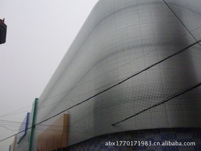 鋁板在建筑中的應(yīng)用案例，鋁板在現(xiàn)代建筑中的創(chuàng)新應(yīng)用案例解析 行業(yè)新聞 第2張